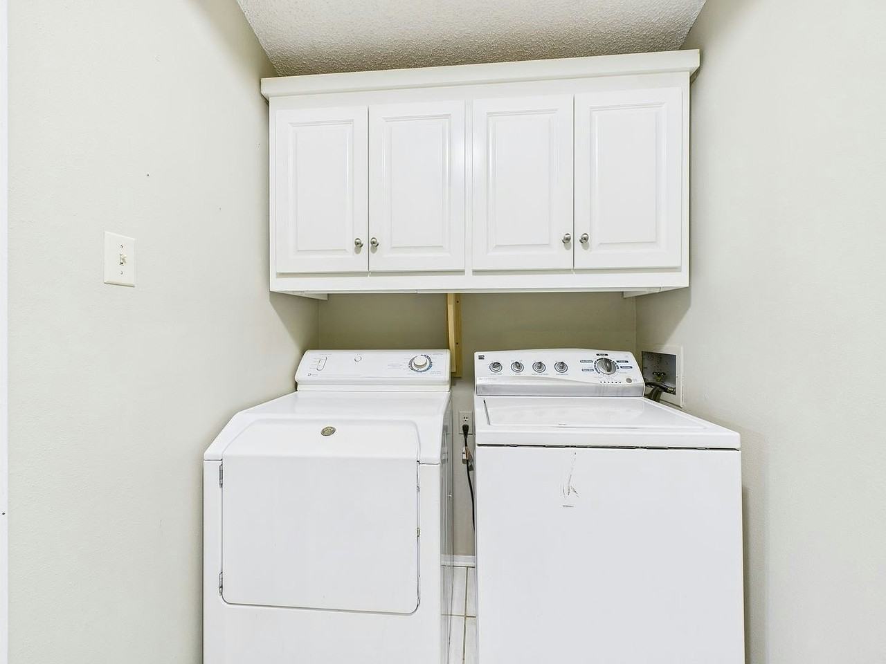 102 Thompson Loop - Photo 7 of 18