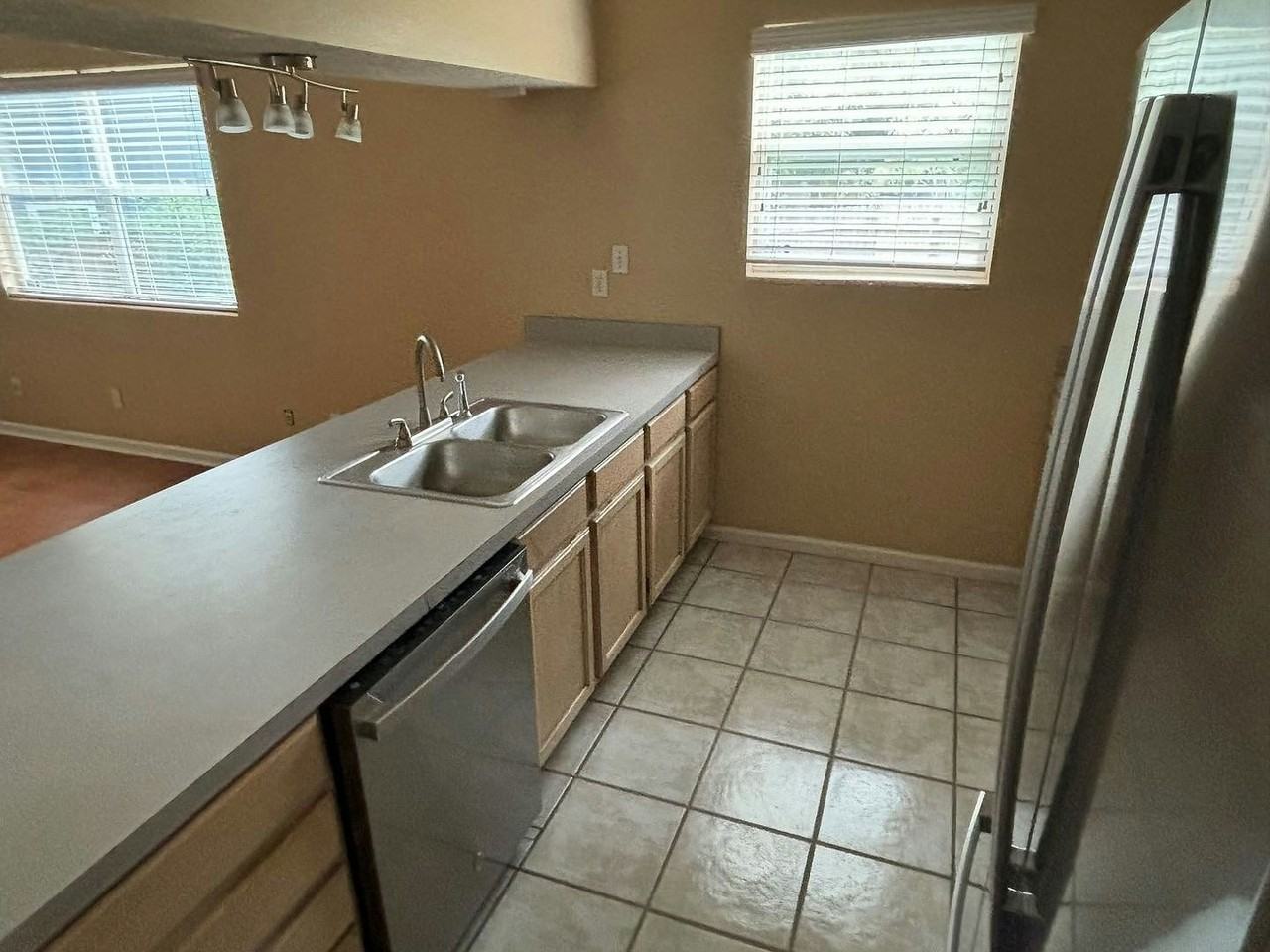 3178 Huttersfield Cir - Photo 3 of 19