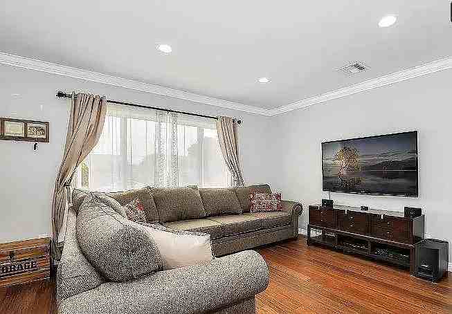 13927 Leibacher Avenue - Photo 3 of 18