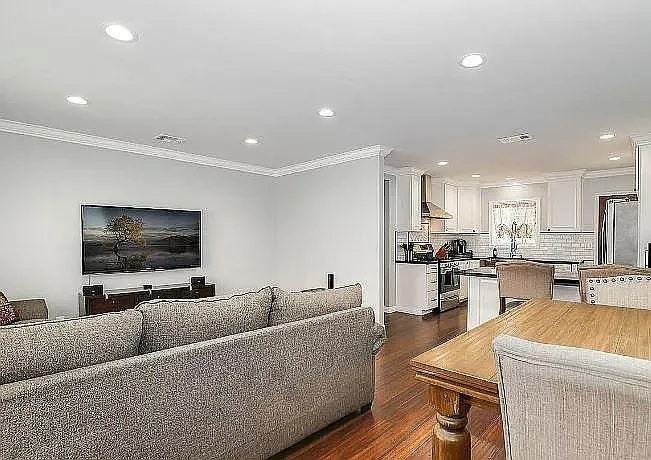 13927 Leibacher Avenue - Photo 5 of 18