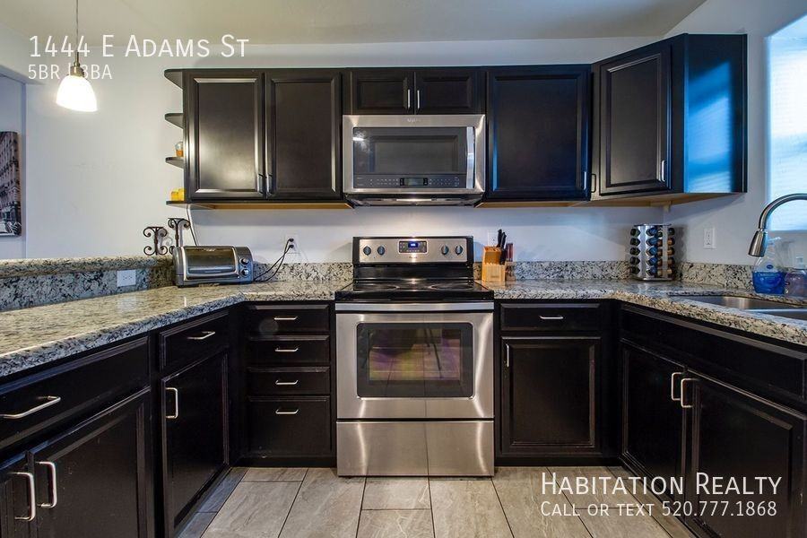 1444 E Adams St - Photo 3 of 18