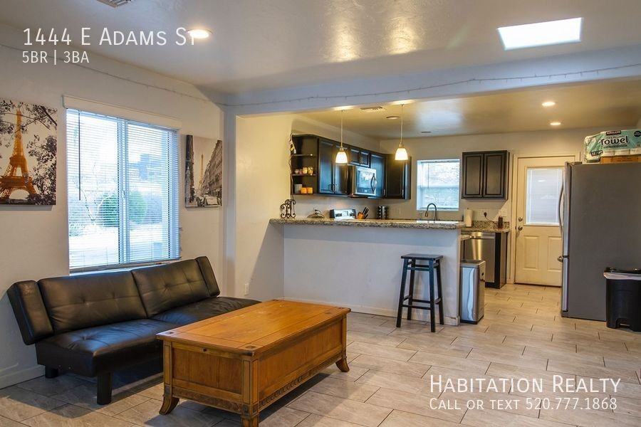 1444 E Adams St - Photo 4 of 18