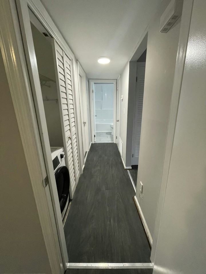 485 Pierce Ave NW, Unit 1 - Photo 3 of 10