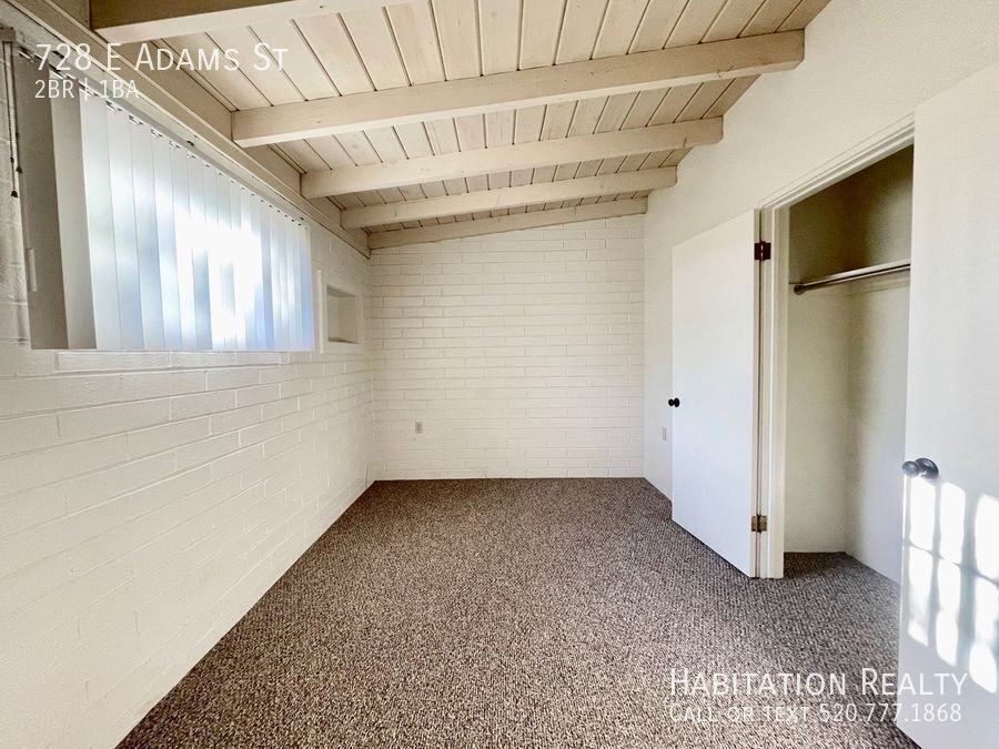 728 E Adams St - Photo 5 of 8