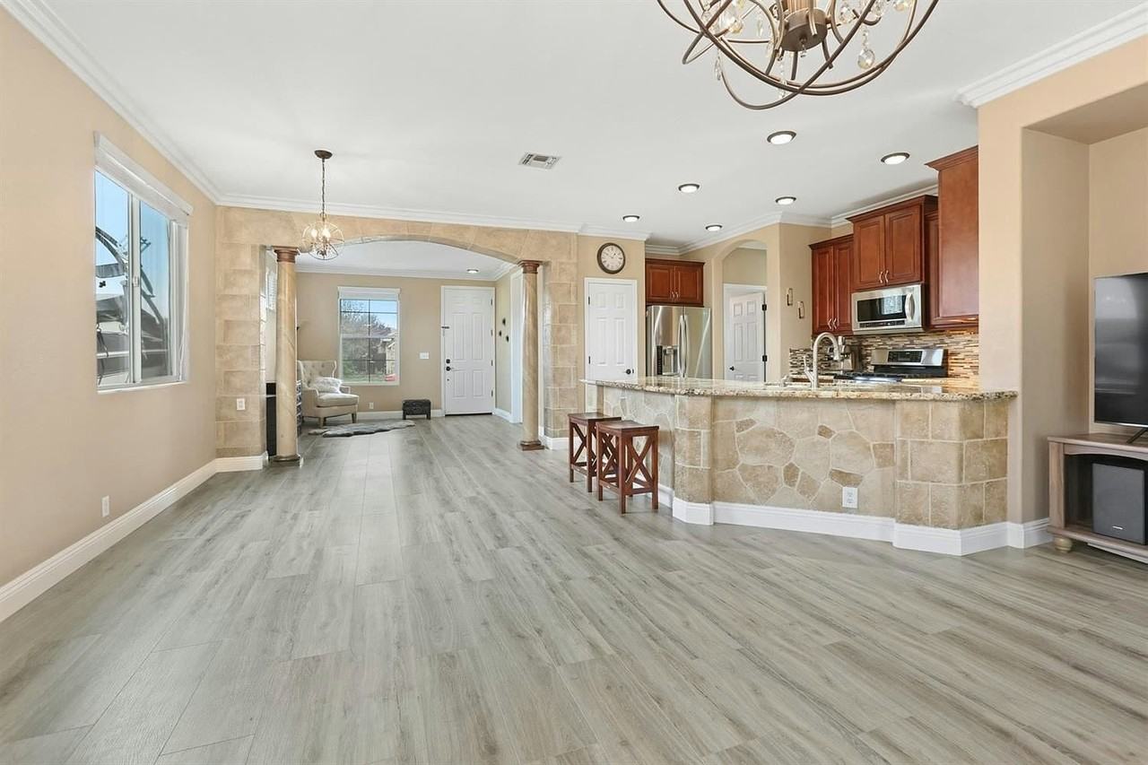 5639 Great Valley Drive - Photo 3 of 17