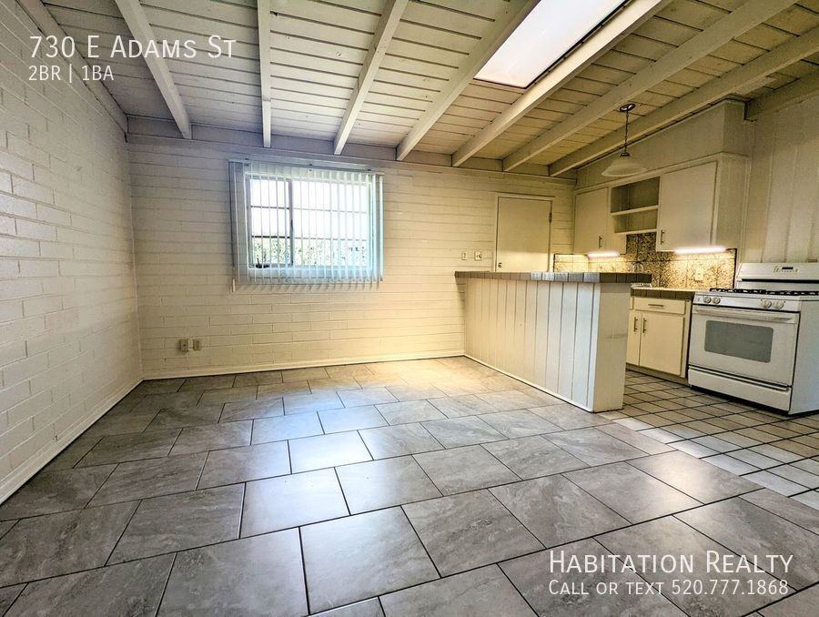 730 E Adams St - Photo 2 of 12