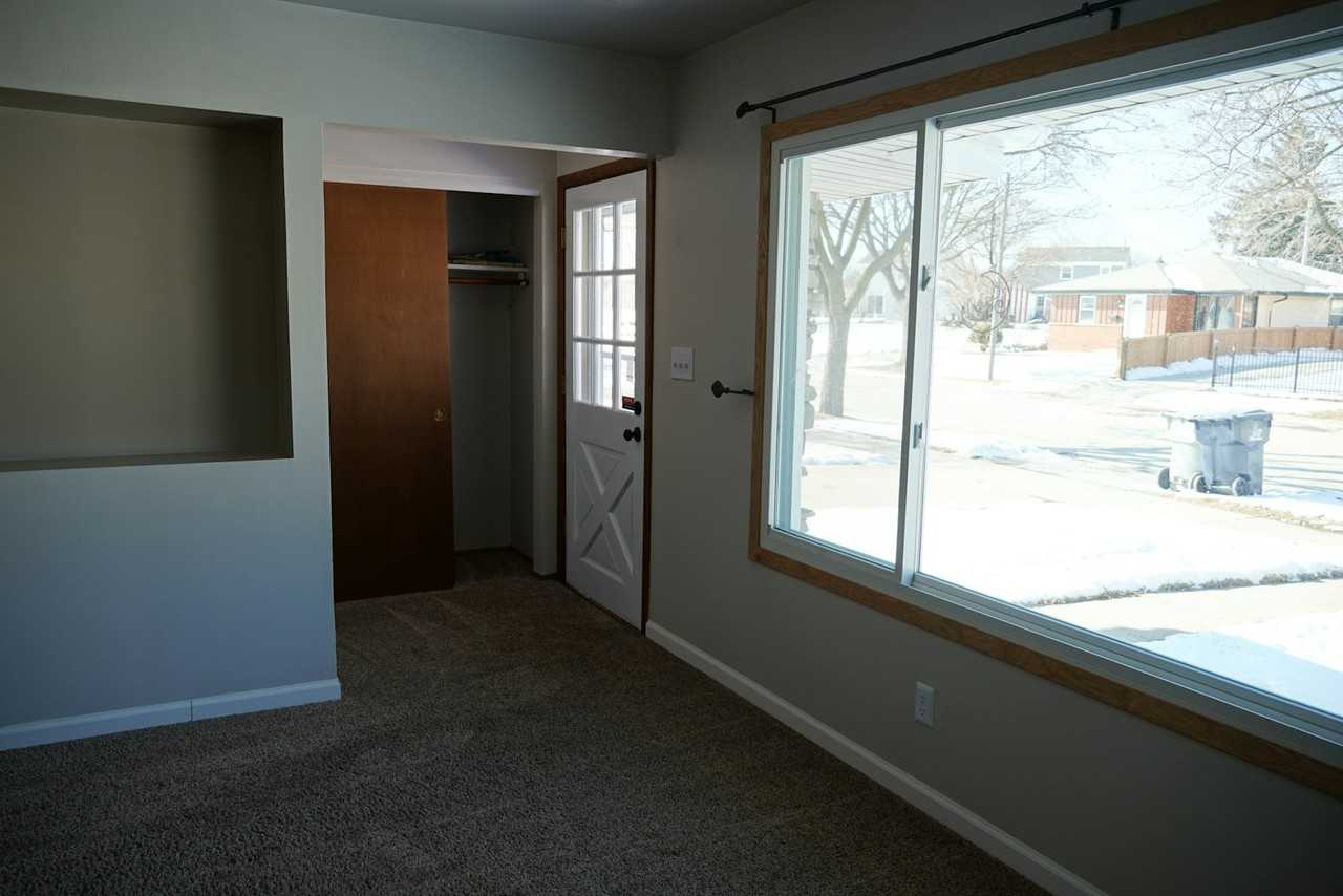 1453 West Barnard Avenue - Photo 5 of 18