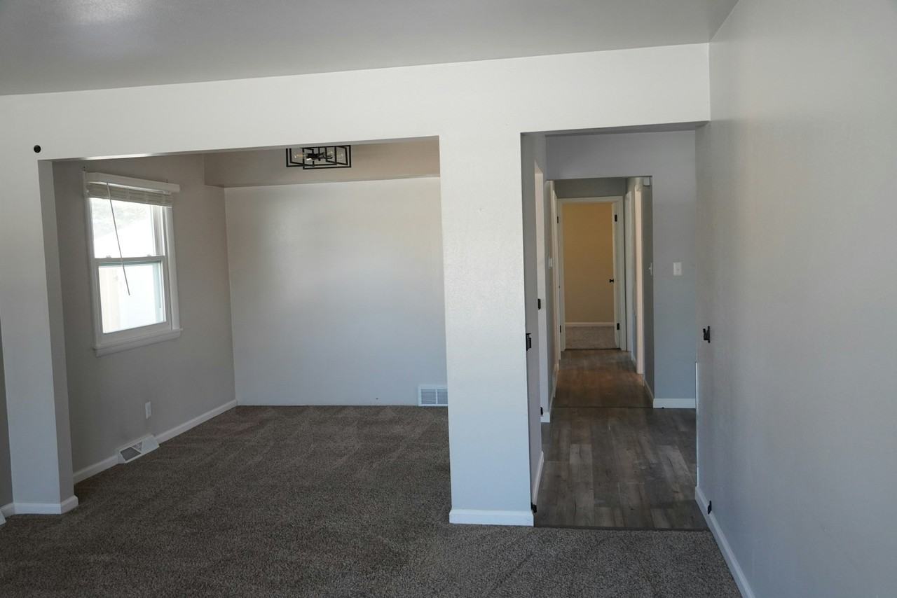 1453 West Barnard Avenue - Photo 7 of 18