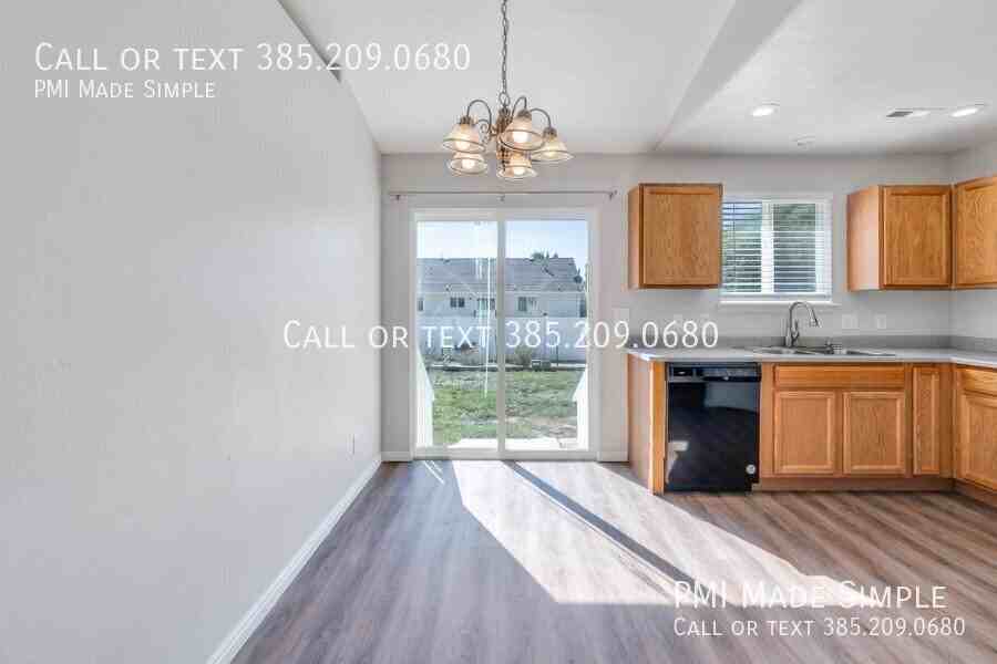 2138 E Lodge Pole Dr - Photo 3 of 17