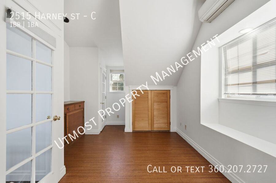 2515 Harney St #C - Photo 5 of 9