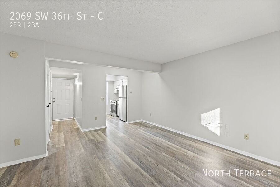 2069 Sw 36th St #C - Photo 7 of 28