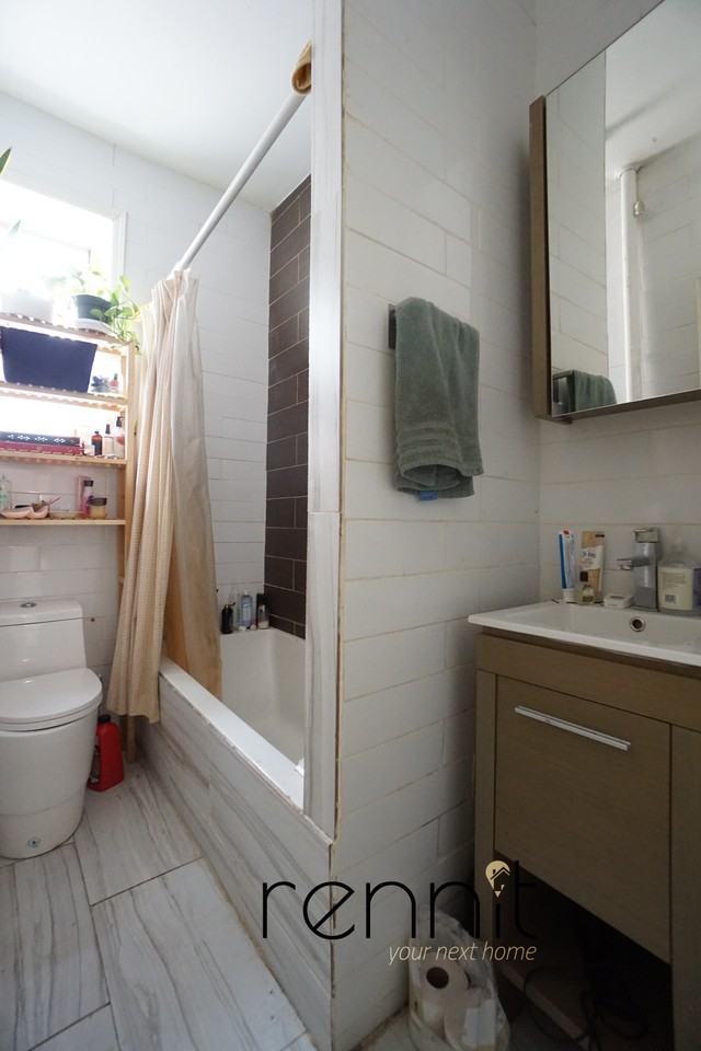 1614 Prospect Pl #1R - Photo 2 of 13