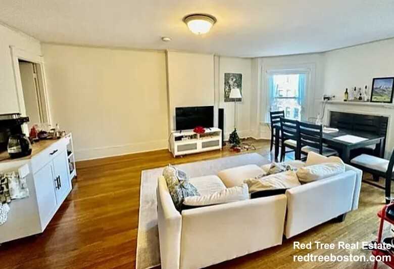 912 Beacon St #2 - Photo 2 of 14