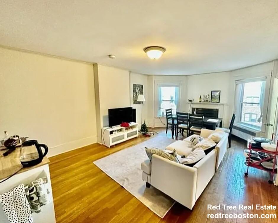 912 Beacon St #2 - Photo 4 of 14