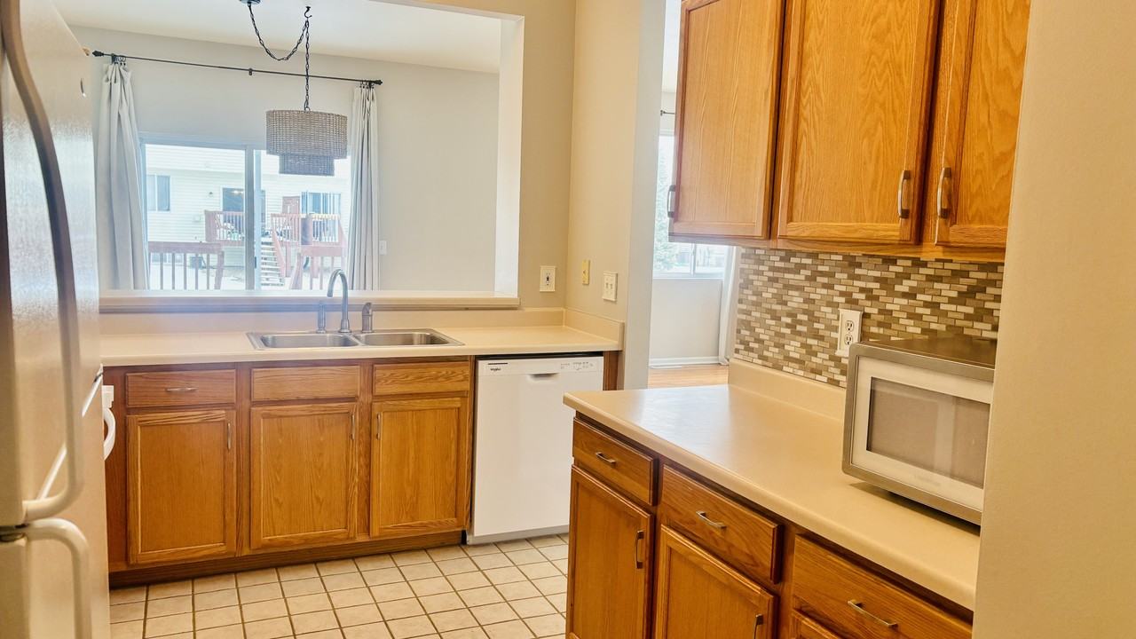 7253 Chucks Way #7253 - Photo 4 of 12