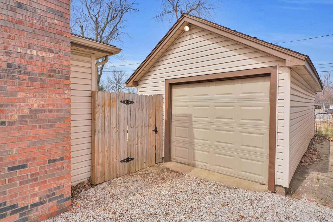 812 E Olmstead Ave #NA - Photo 2 of 17