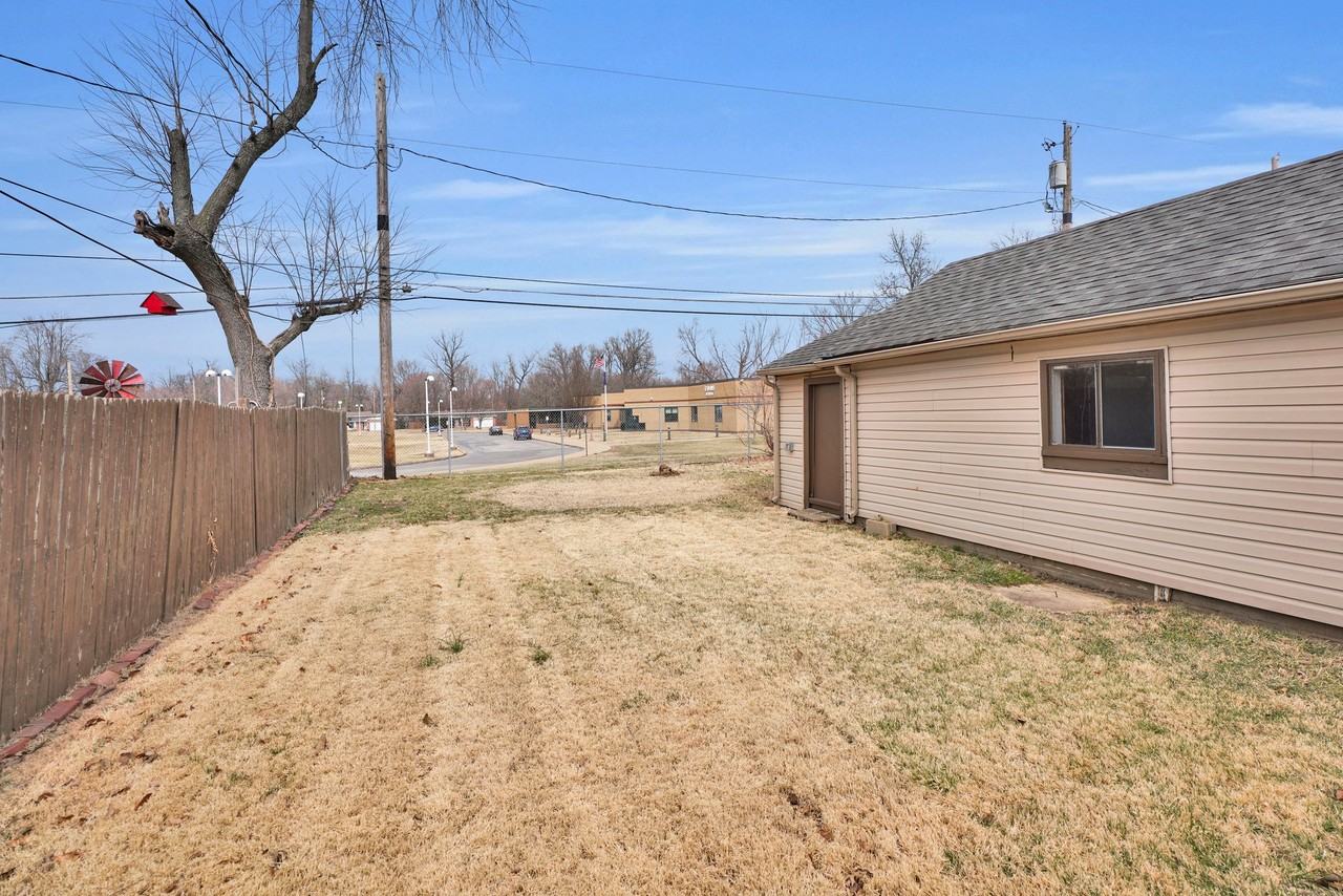 812 E Olmstead Ave #NA - Photo 4 of 17