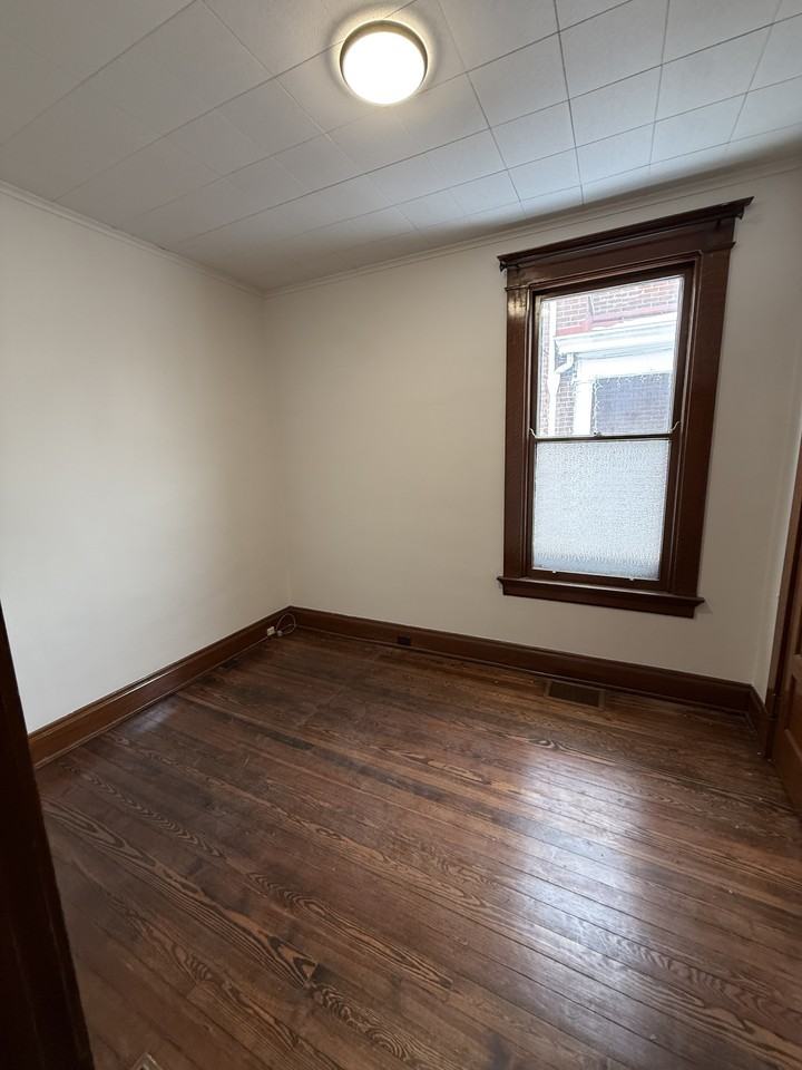 947 York St #NA - Photo 2 of 10