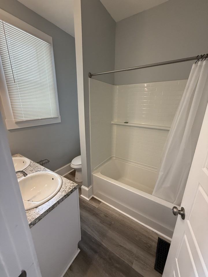 947 York St #NA - Photo 4 of 10