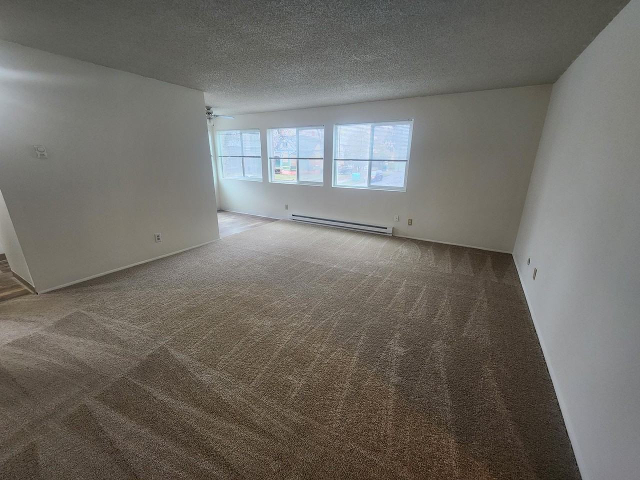 2102 W 1st Ave #3 - Photo 4 of 7