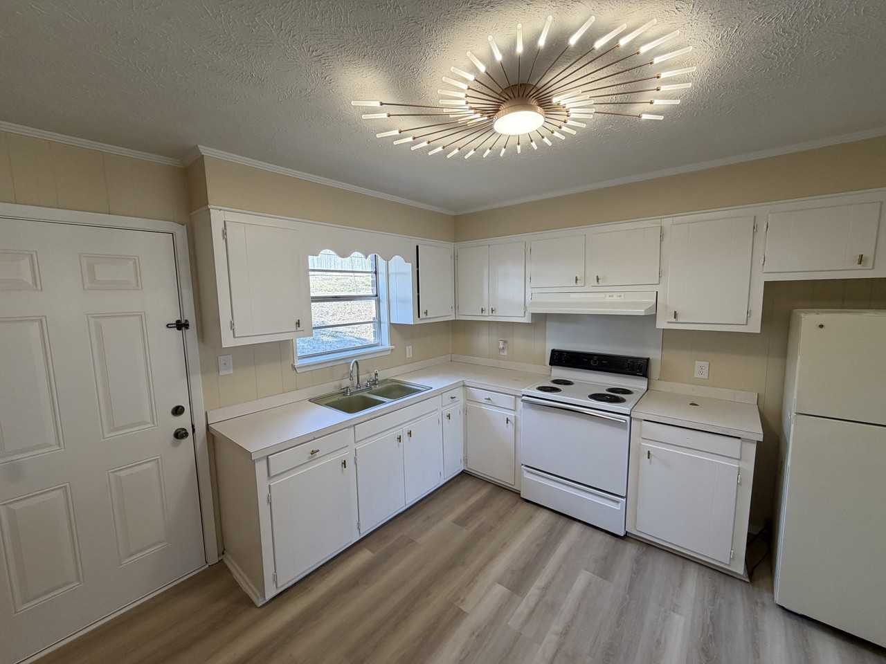 1105 6th St #NA - Photo 5 of 22