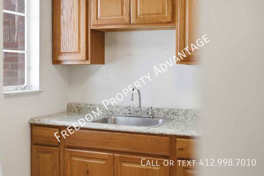 3396 Columbia Dr - Photo 6 of 31