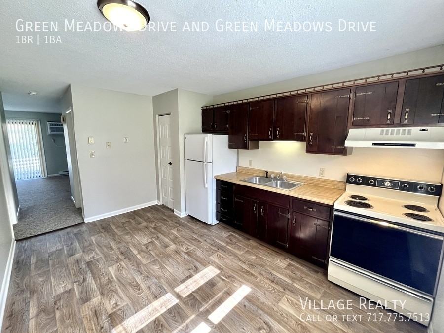 Green Meadows Drive & & Green Meadows Drive #528 - Photo 2 of 26