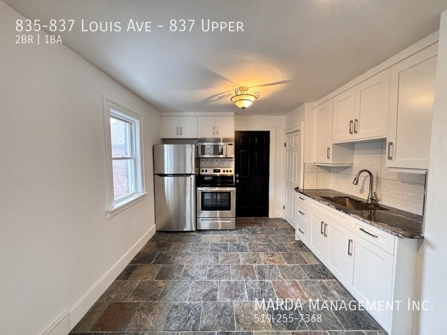 837 835-837 Louis Ave #837UPPER - Photo 4 of 21