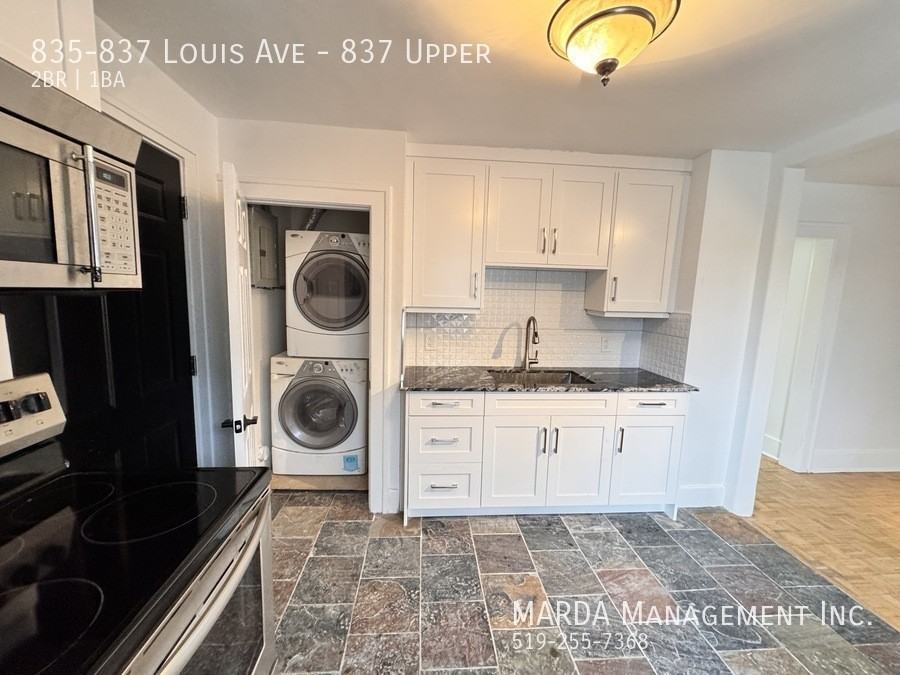 837 835-837 Louis Ave #837UPPER - Photo 5 of 21