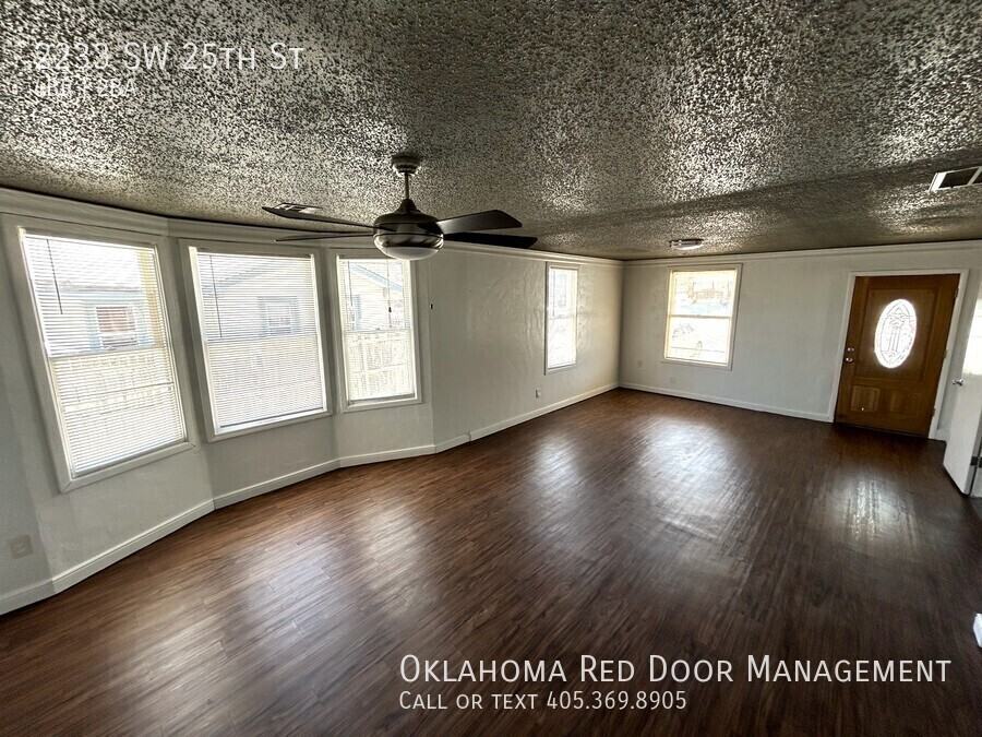 2233 Sw 25th St - Photo 2 of 17