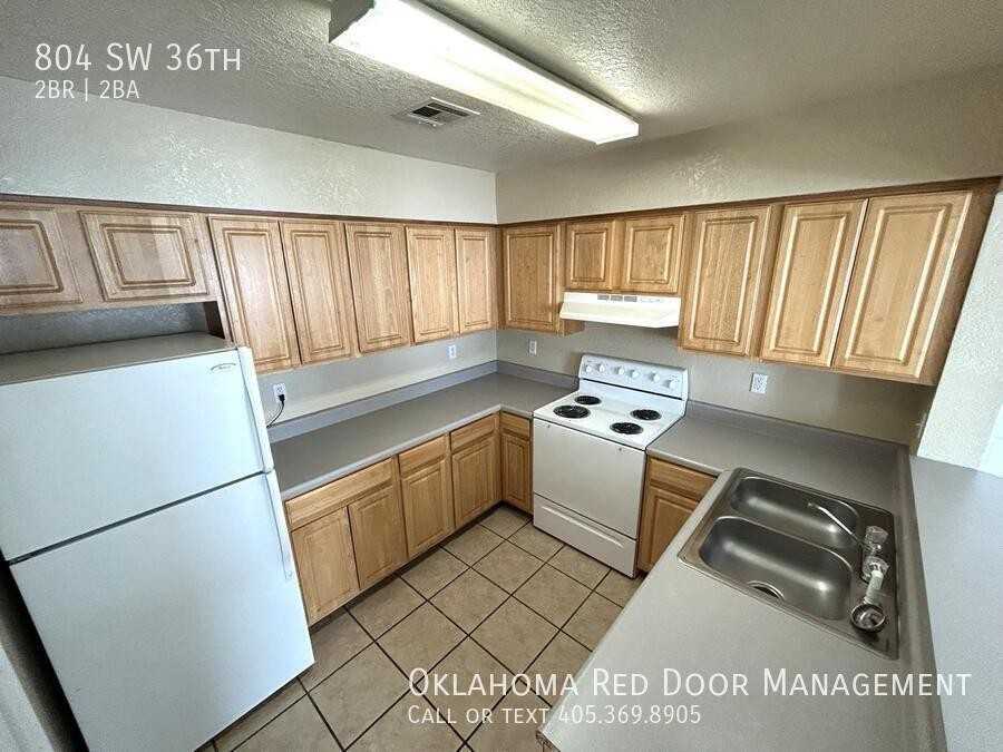 804 Sw 36th St - Photo 3 of 24