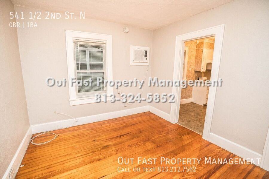 541 1/2 2nd St N - Photo 5 of 20