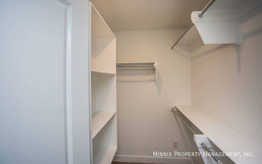 10408 Winfield Ave - Photo 5 of 35