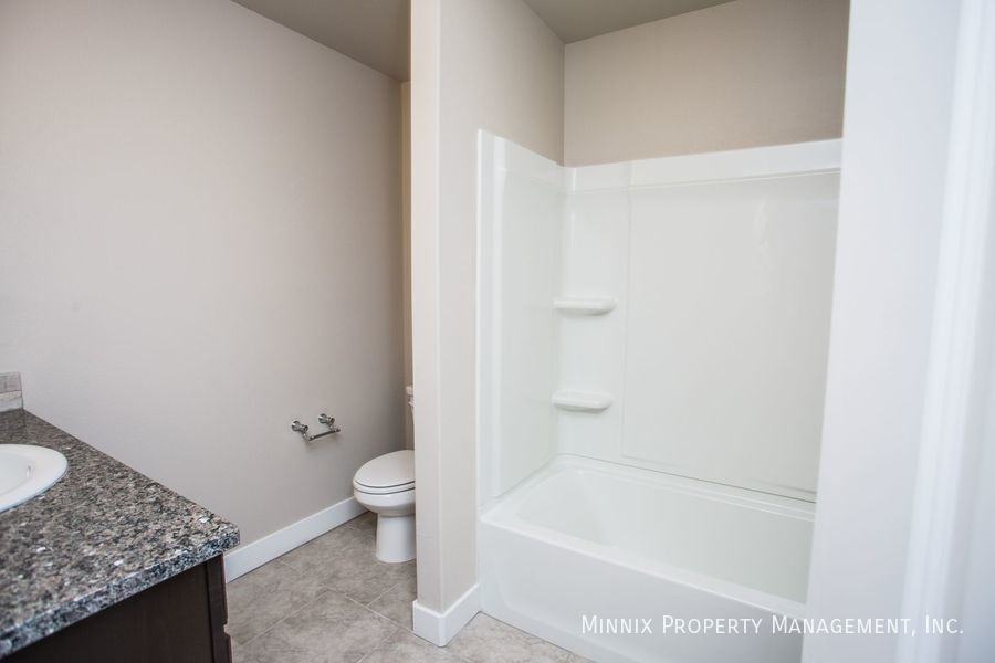 10408 Winfield Ave - Photo 6 of 35