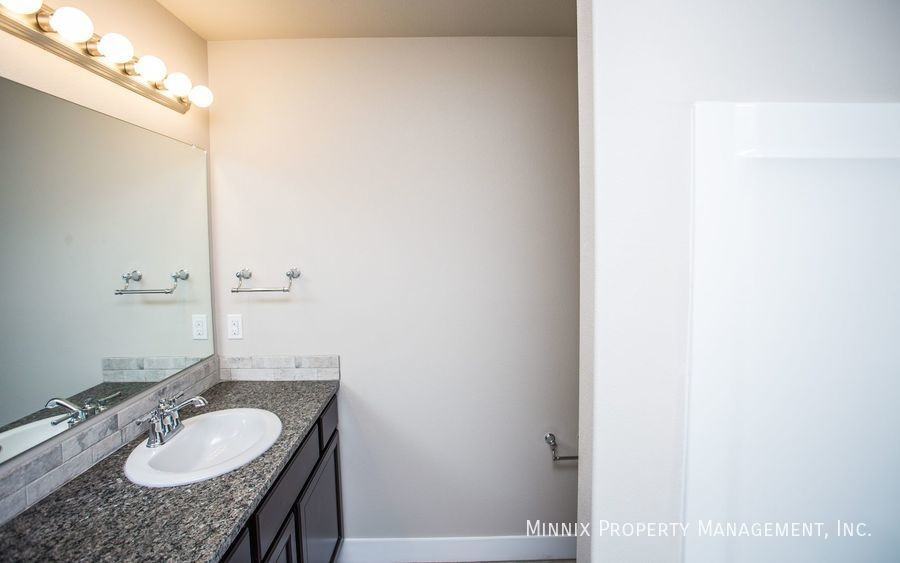 10408 Winfield Ave - Photo 7 of 35