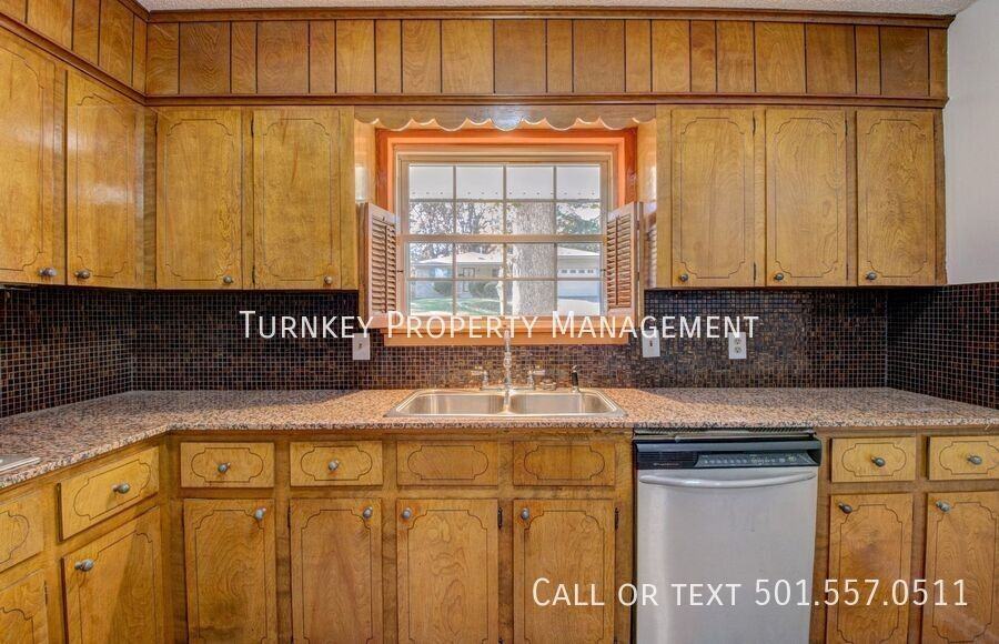 2511 Montreal Dr - Photo 7 of 27