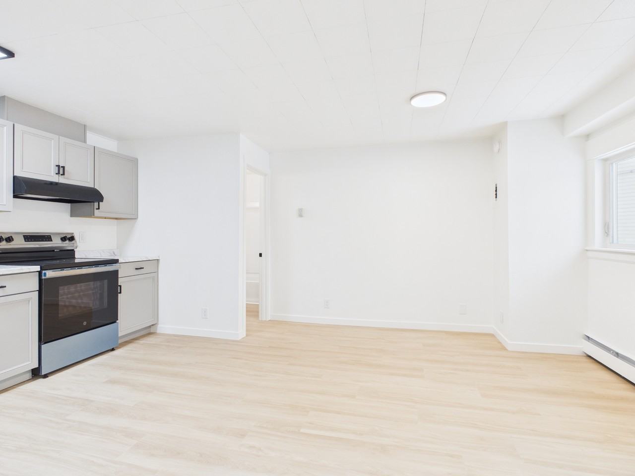 925 Gilmore Street* - Photo 2 of 9