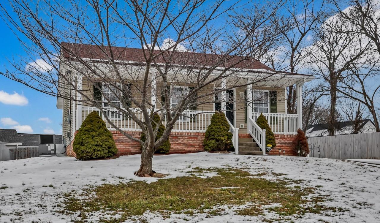 925 Granny White Rd - Photo 2 of 25