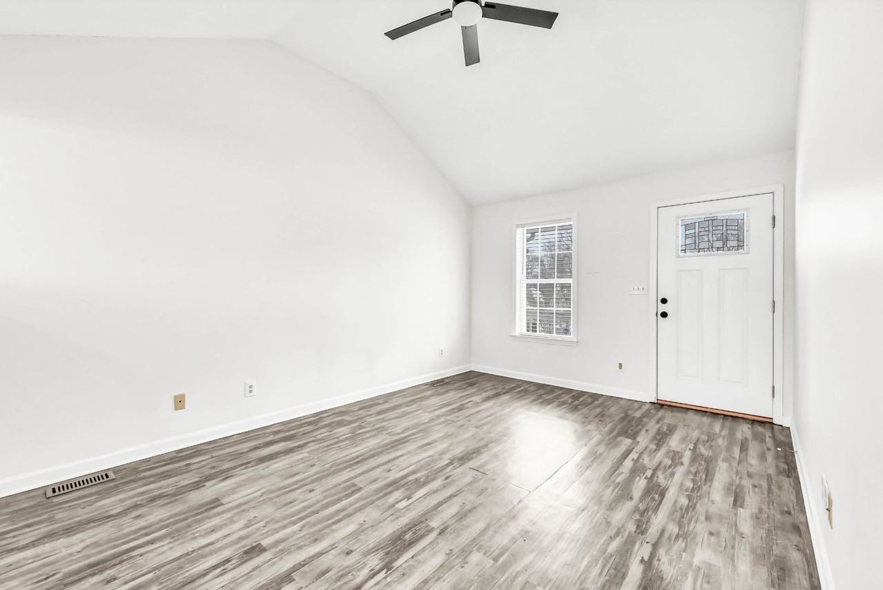 925 Granny White Rd - Photo 7 of 25