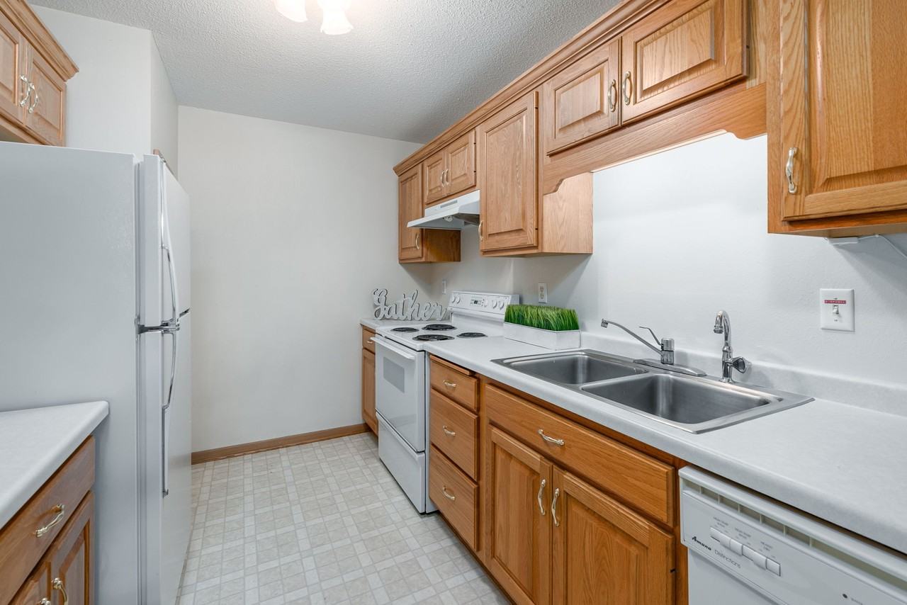 Trailside Townhomes - Photo 6 of 17