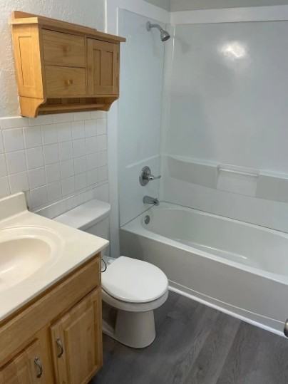 400 West North Street - Photo 6 of 7