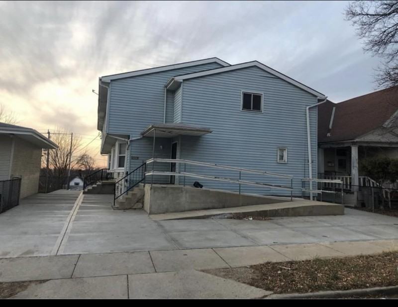 1521 Srd St #C - Photo 4 of 6