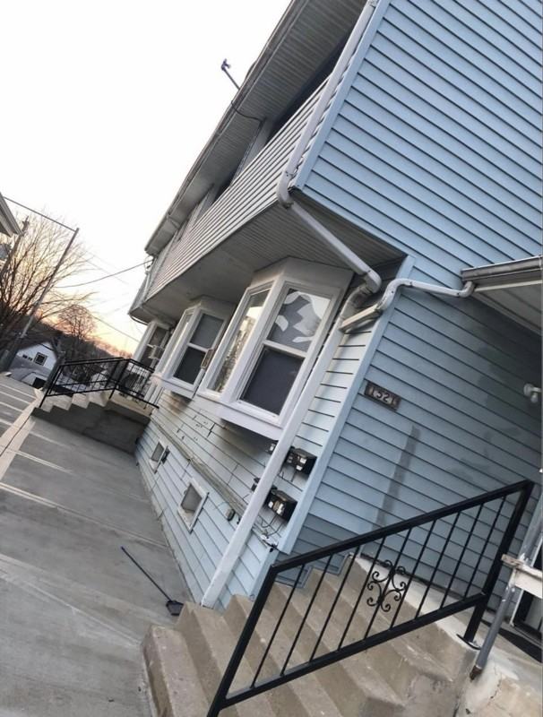 1521 Srd St #C - Photo 5 of 6