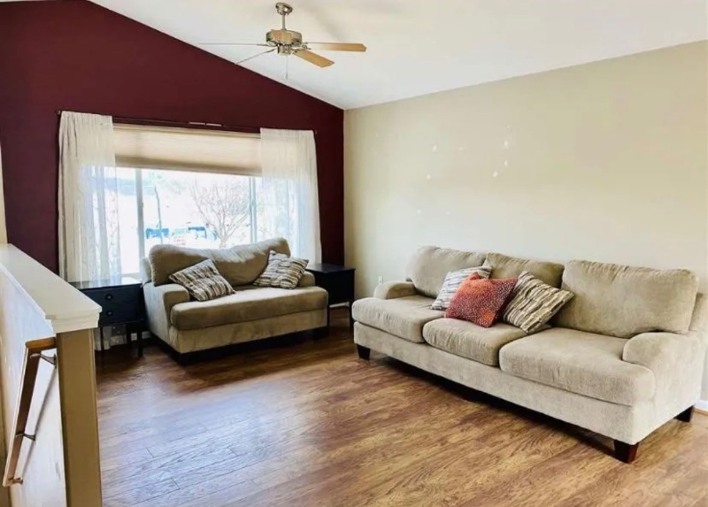 4928 E 14th Ave - Photo 2 of 9