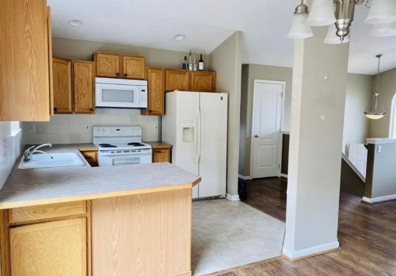 4928 E 14th Ave - Photo 3 of 9