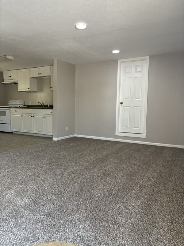 818 Highland Ave #B - Photo 3 of 7