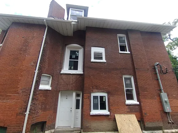 4266 Washington Avenue Street - Photo 3 of 5