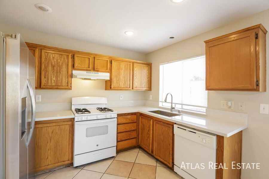 4933 Via Luis Ct - Photo 7 of 22