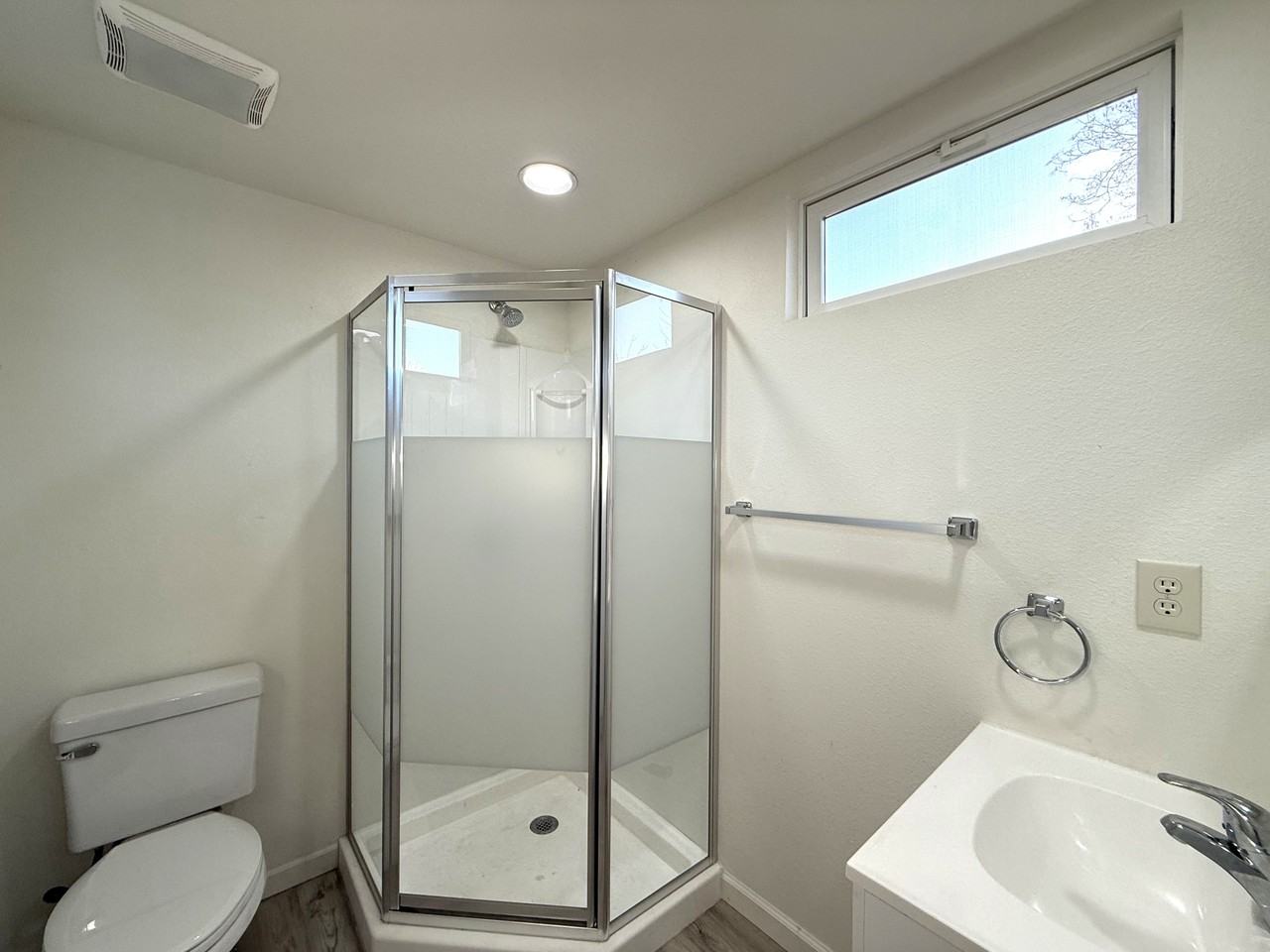 1441 1/2 Sheridan Ave #1 - Photo 7 of 10