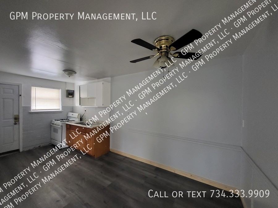 52 W Pleasant St - Photo 5 of 7